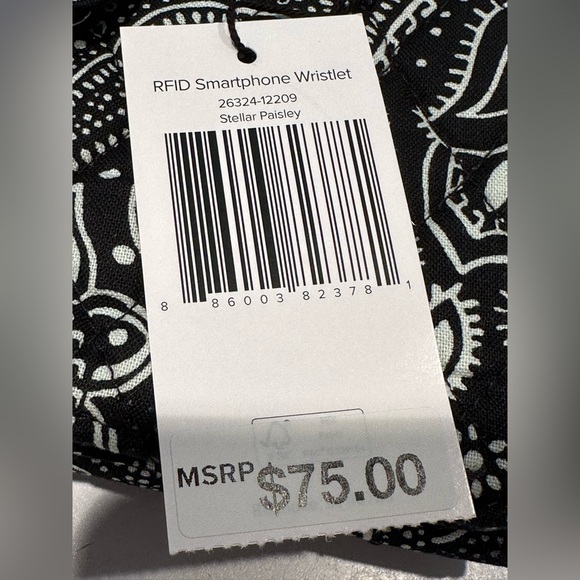 Vera Bradley RFID smartphone wristlet in Stellar Paisley - Picture 4 of 4